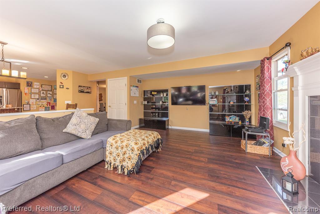 3104 SPRING HOLLOW, Ann Arbor, MI 48105 — Photo 27