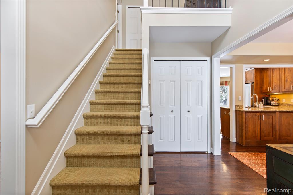 7997 BROOKWOOD Drive, Clarkston, MI 48348 — Photo 6