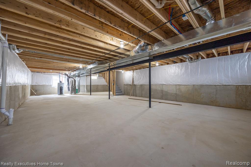 53972 CARRIGAN Drive, New Baltimore, MI 48047 — Photo 41