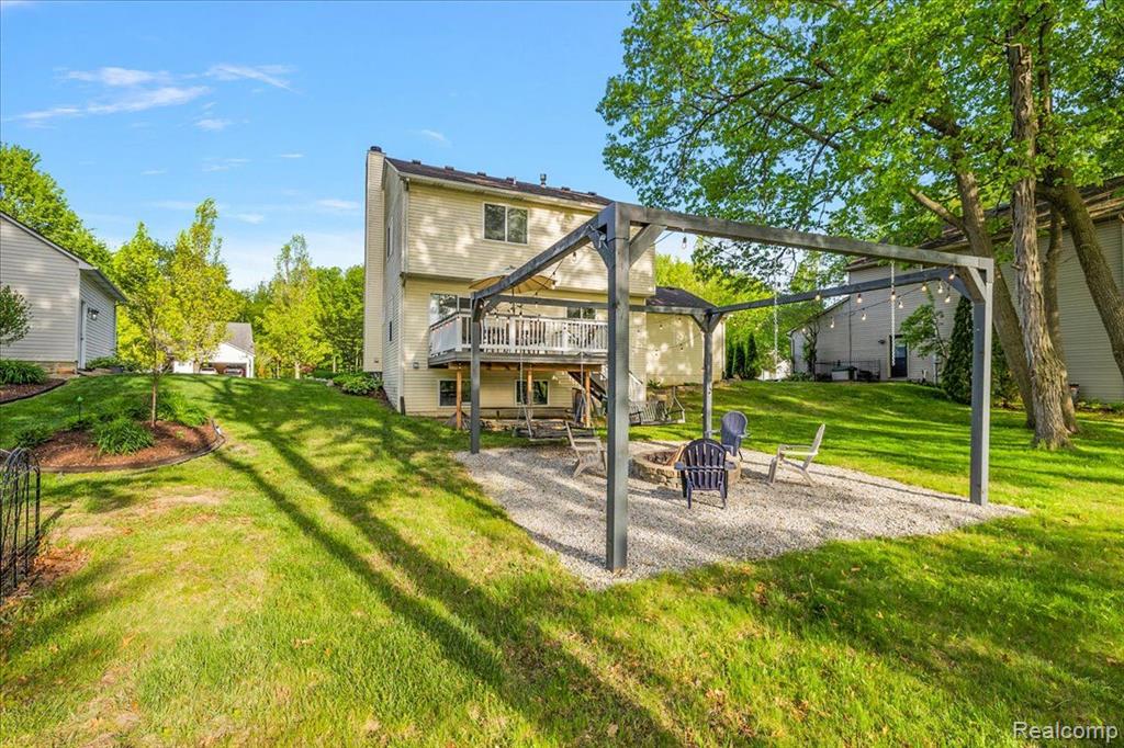 457 Cove View Drive, Waterford, MI 48327 — Photo 35