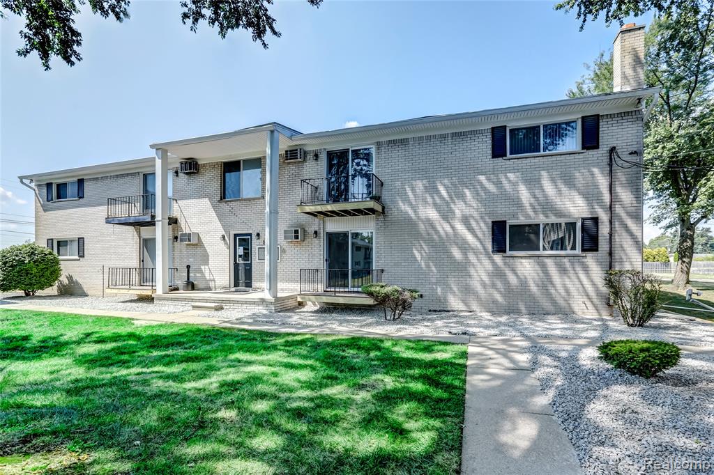 5640 Pardee Avenue, Dearborn Heights, MI 48125 — front exterior