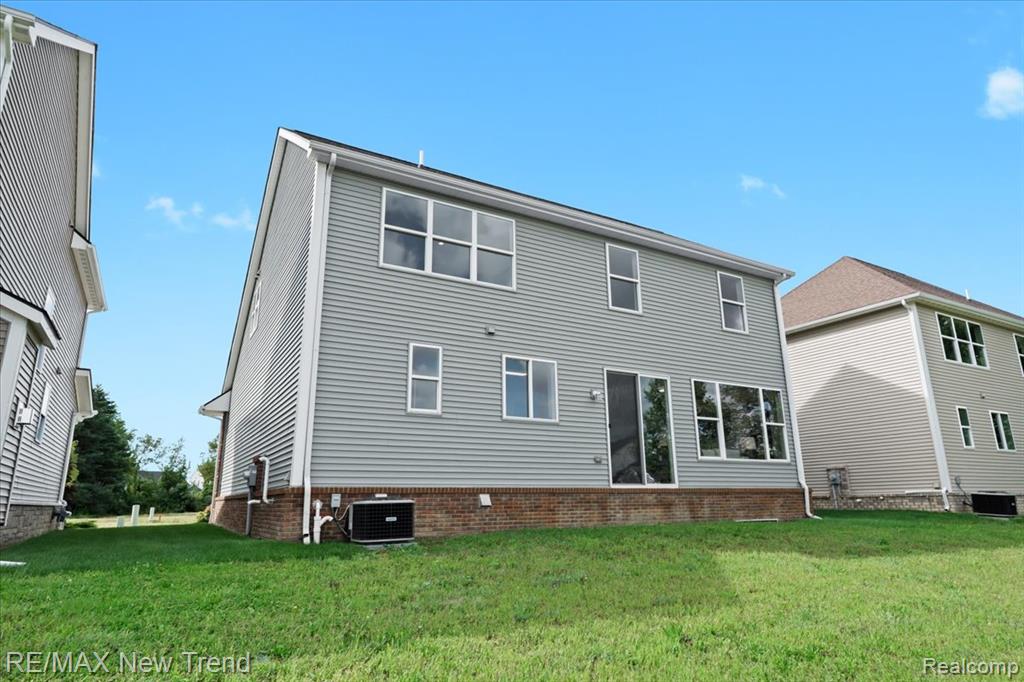 3010 E Theodore Street, Wixom, MI 48393 — Photo 33