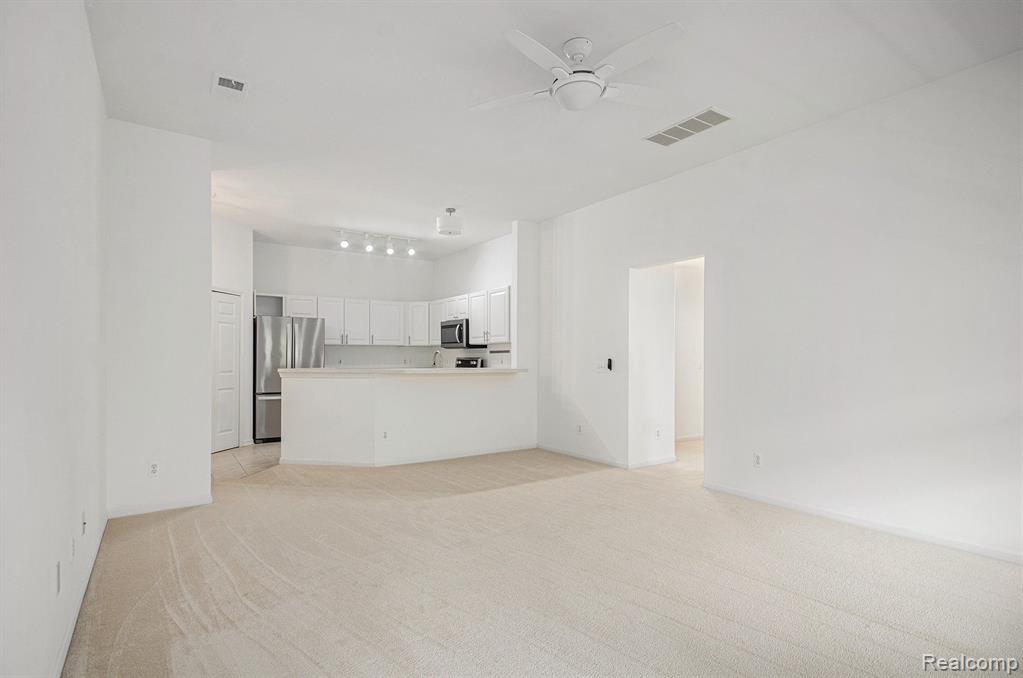 2748 S KNIGHTSBRIDGE Circle, Ann Arbor, MI 48105 — Photo 5