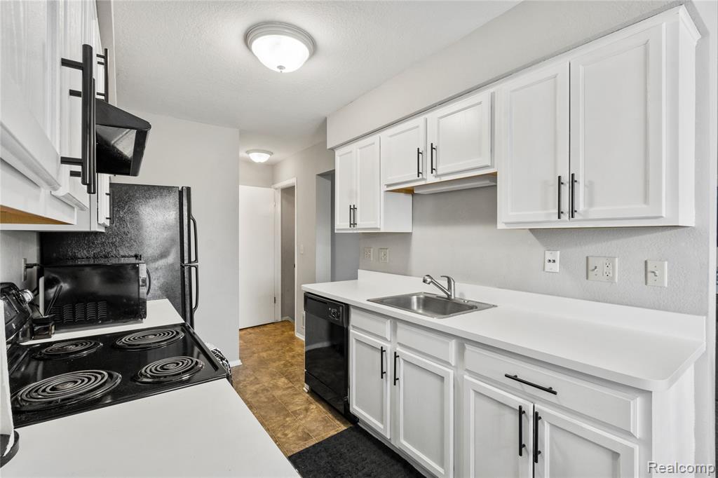 24964 Auburn Lane, Southfield, MI 48033 — Photo 8