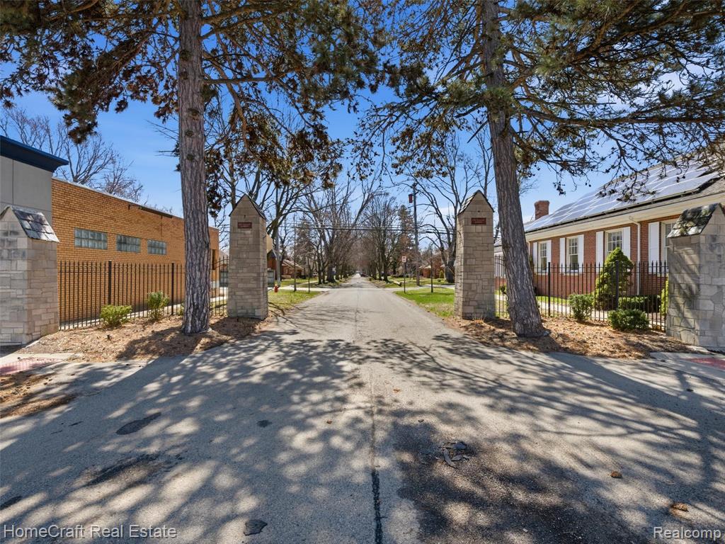 9921 CRANSTON Street, Livonia, MI 48150 — Photo 39