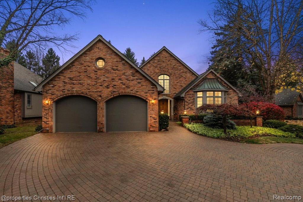 5579 Pine Brooke Court, Bloomfield Hills, MI 48304 — Photo 2
