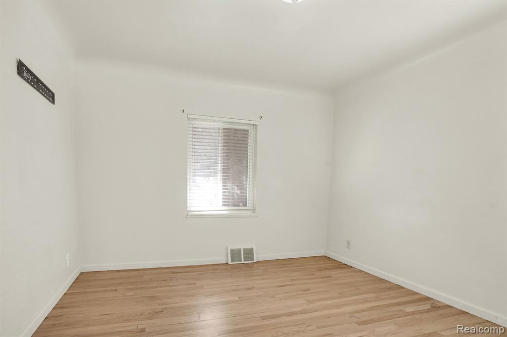 8155 VERMONT Avenue, Warren, MI 48093 — Photo 20
