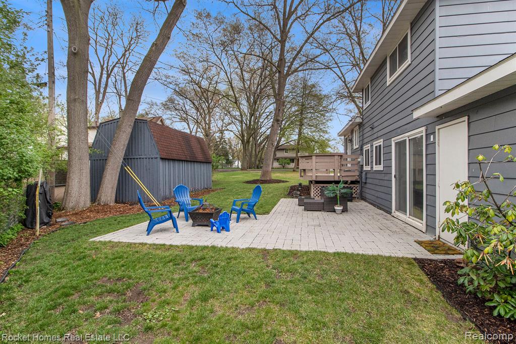 7170 Crestmore Street, West Bloomfield, MI 48323 — Photo 22