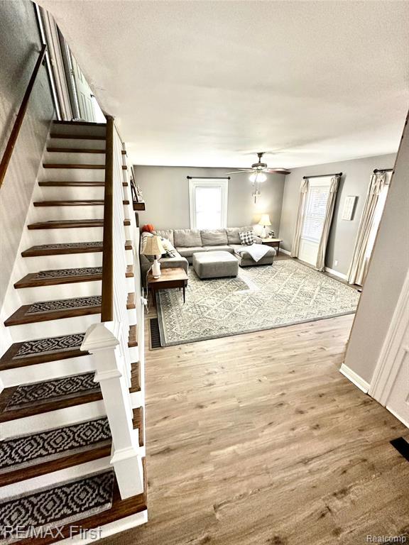 301 BRISTOL Street S, Almont, MI 48003 — Photo 7