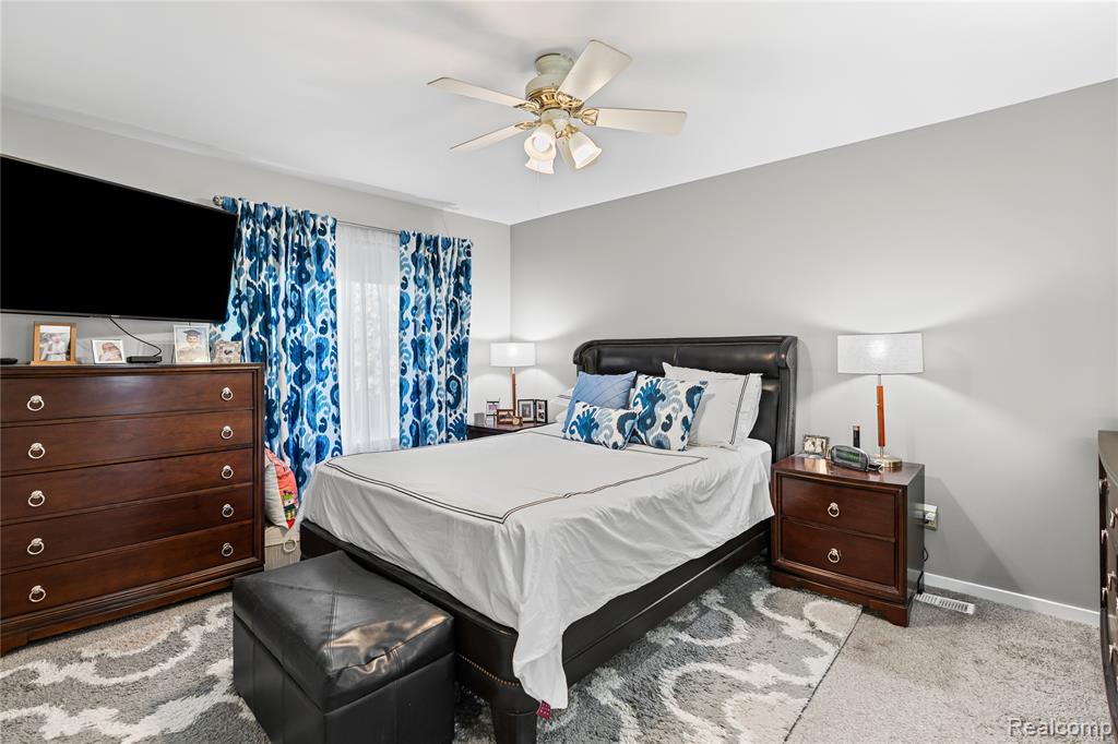 6048 Pine Cone Drive, Grand Blanc, MI 48439 — Photo 13