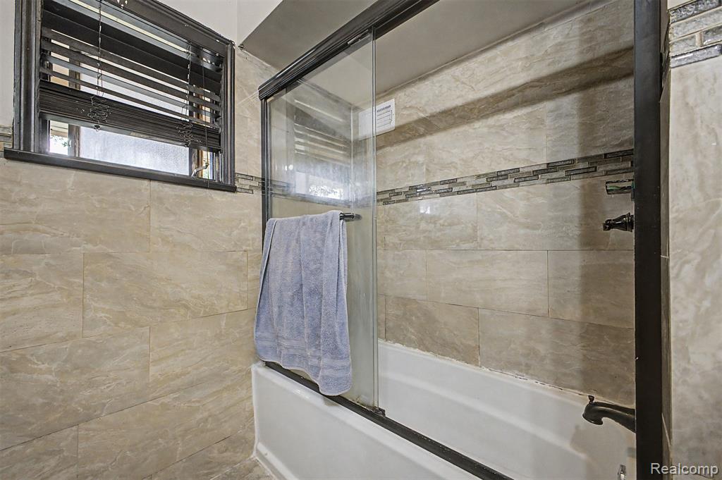 8650 Whitlock Avenue, Dearborn, MI 48126 — Photo 23