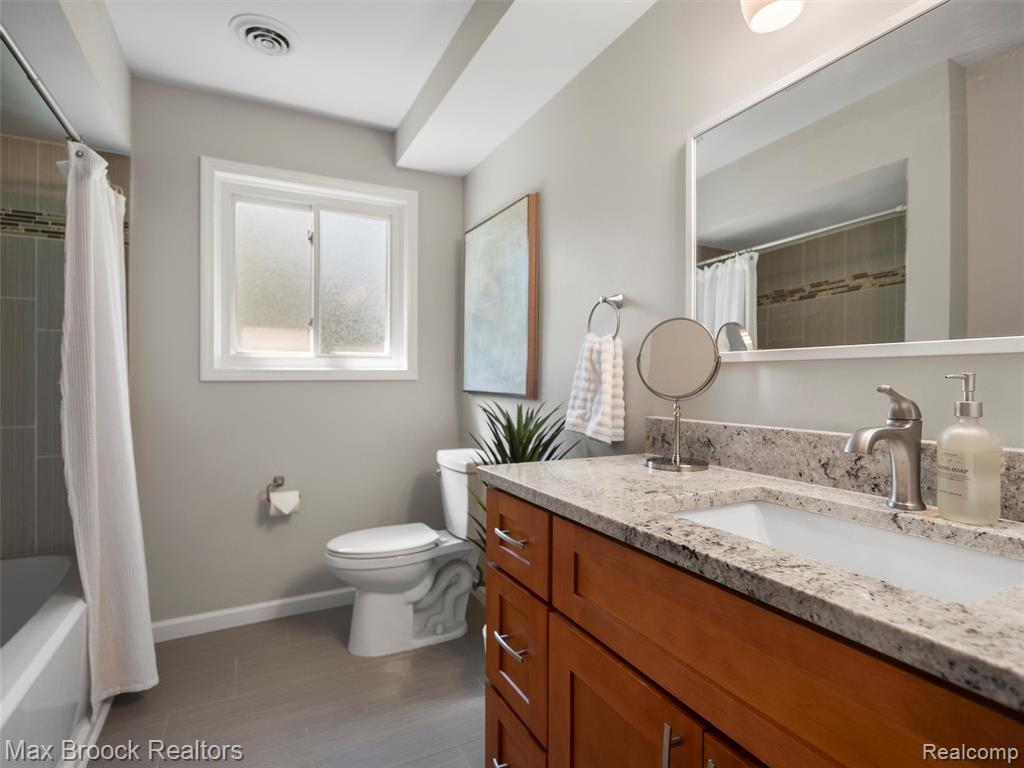 4740 Burnley Drive, Bloomfield Hills, MI 48304 — Photo 39