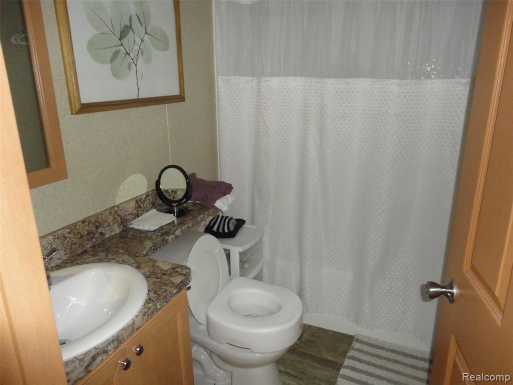 463 Edinborough Street, Temperance, MI 48182 — Photo 12