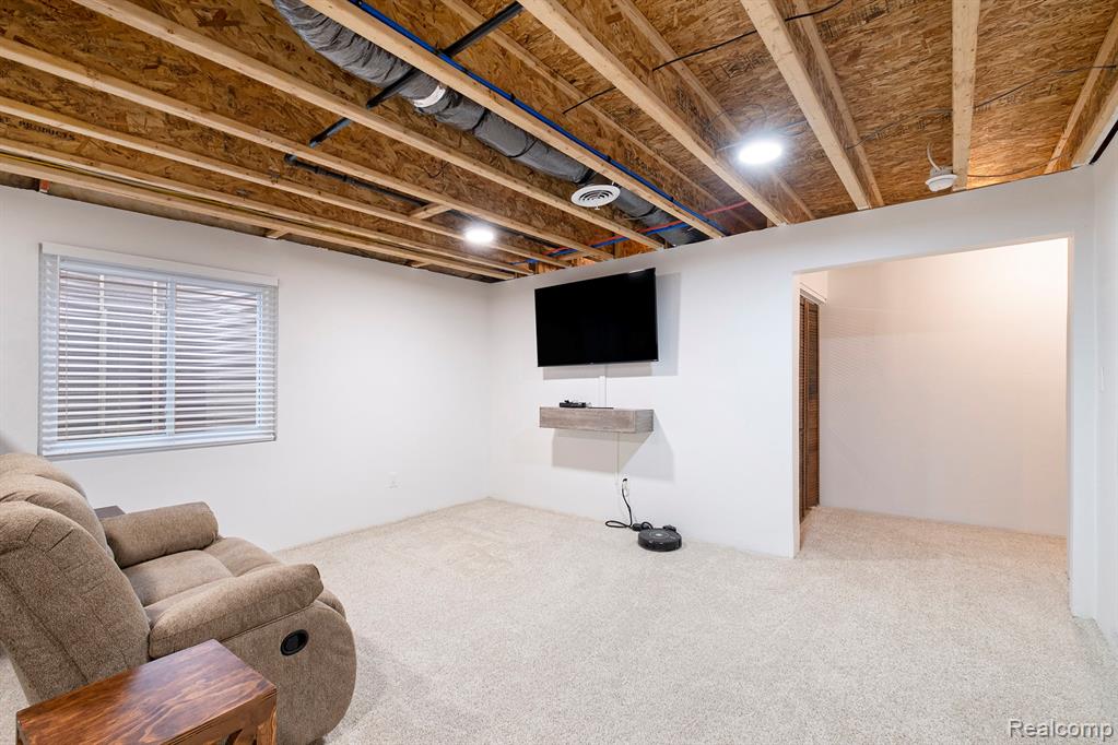 7044 Wildflower Court, Grand Blanc, MI 48439 — Photo 15