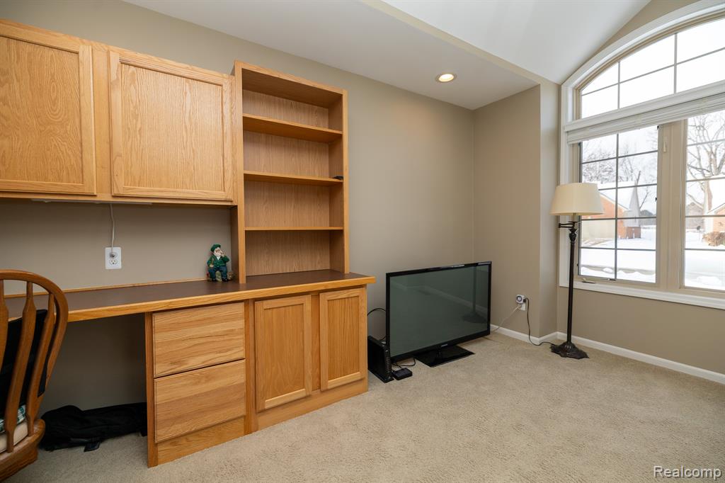 6056 Lochmore Drive, 49, Commerce Twp, MI 48382 — Photo 18