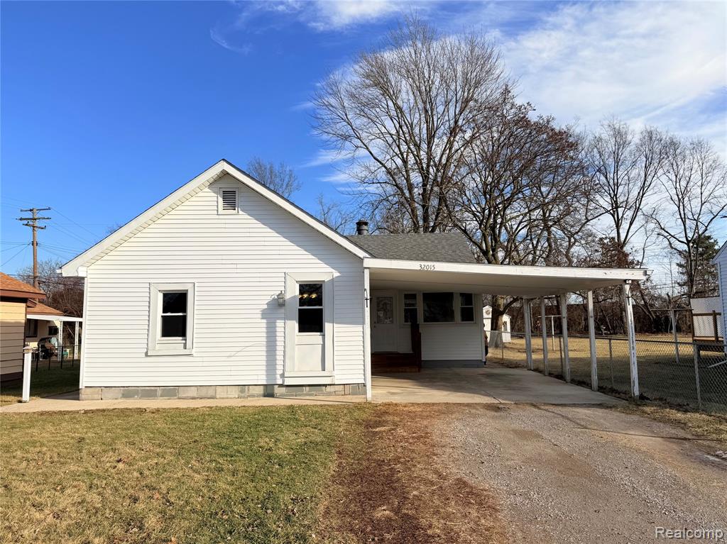 32015 Hazel Street, Rockwood, MI — front exterior