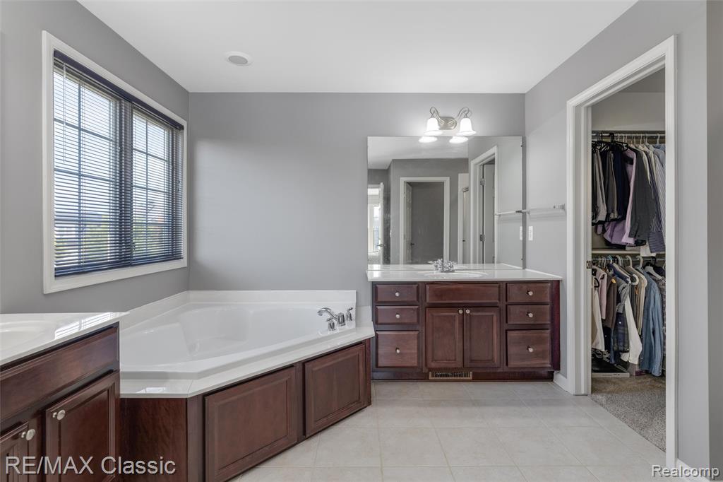 45273 Jacob Drive, Novi, MI — Photo 25