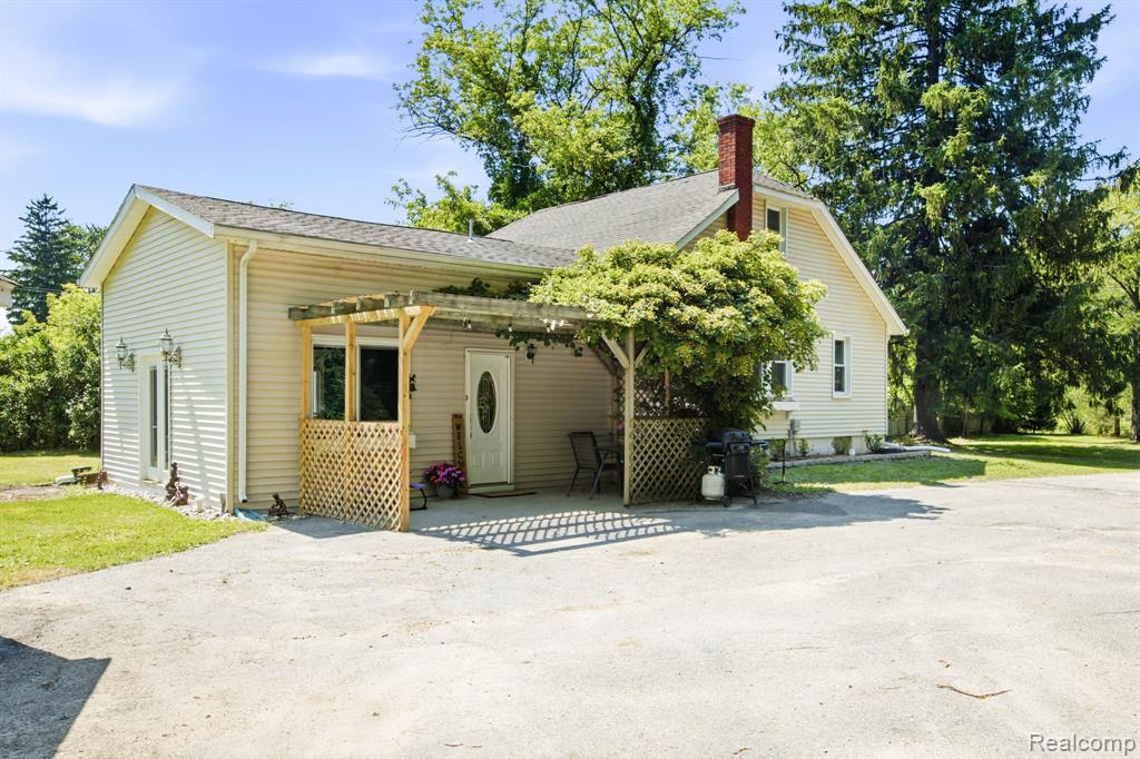 5275 Gratiot Avenue, St. Clair, MI 48079 — Photo 2