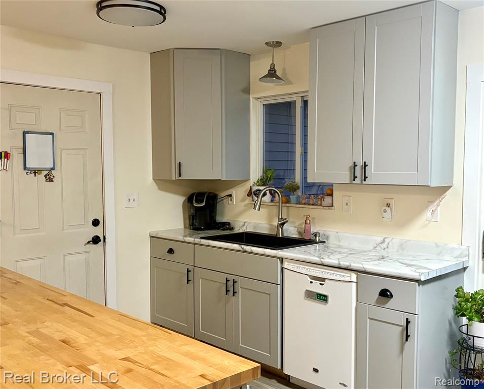 3725 Bronson Lake Road, Lapeer, MI 48446 — Photo 11