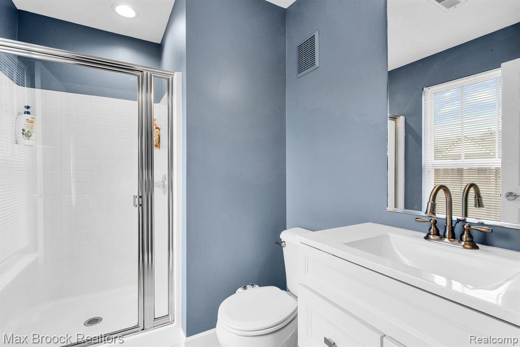 4210 ADDINGTON Drive, Commerce Twp, MI 48390 — Photo 12