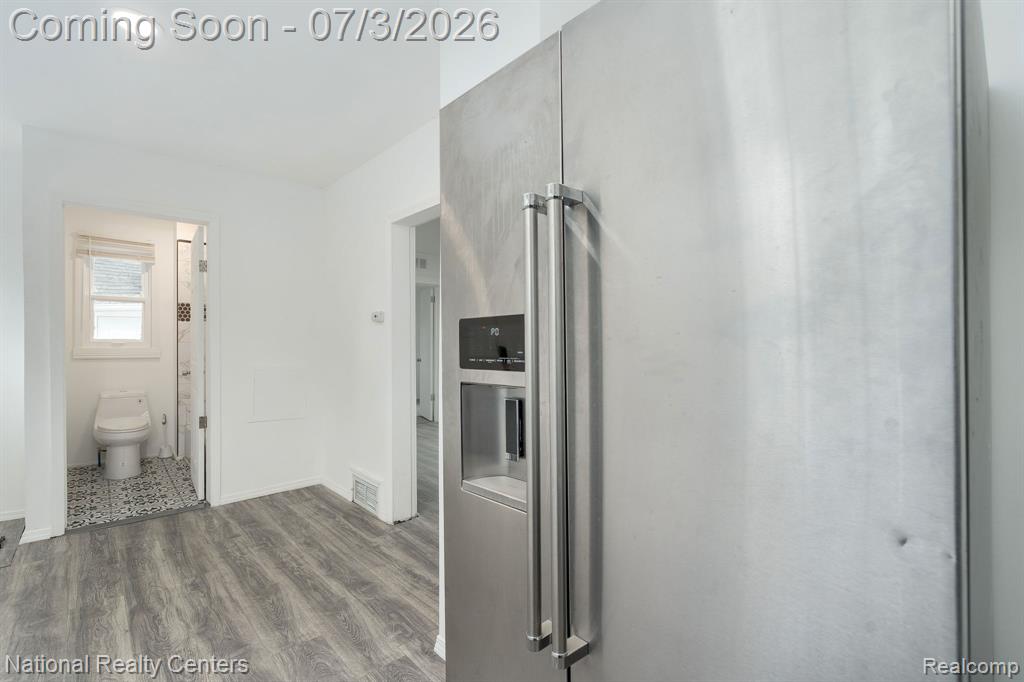 8104 Jackson Avenue, Warren, MI 48089 — Photo 10