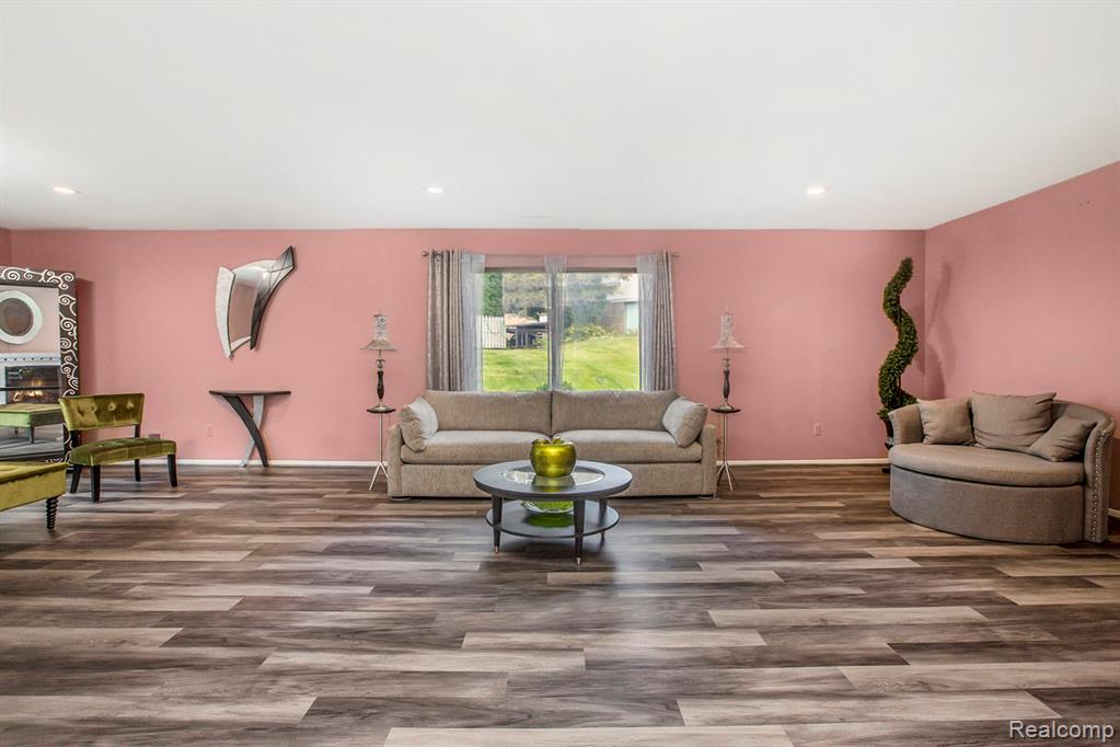 29761 Farmbrook Villa Lane, Southfield, MI 48034 — Photo 6