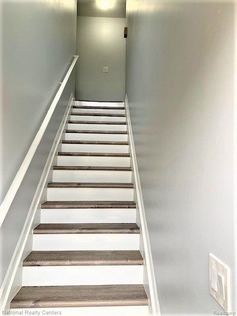33853 PONDVIEW Circle, Livonia, MI 48152 — Photo 2