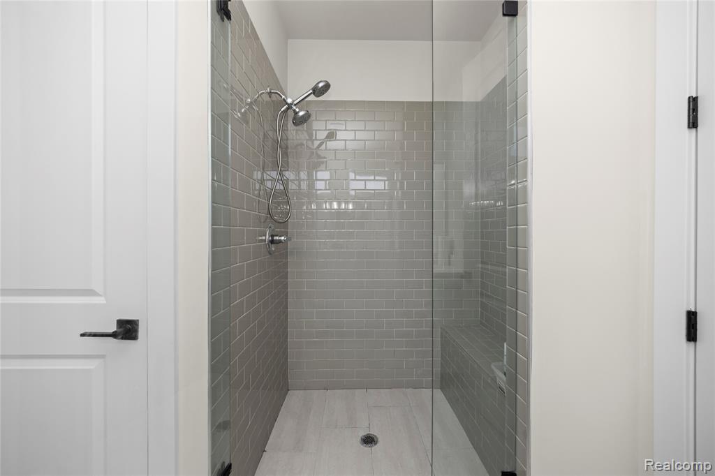 7841 Trailside Court, West Bloomfield, MI 48323 — Photo 40