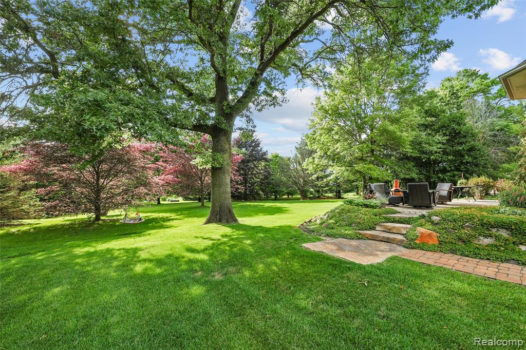 225 Redwood Lane, Leonard, MI 48367 — Photo 43