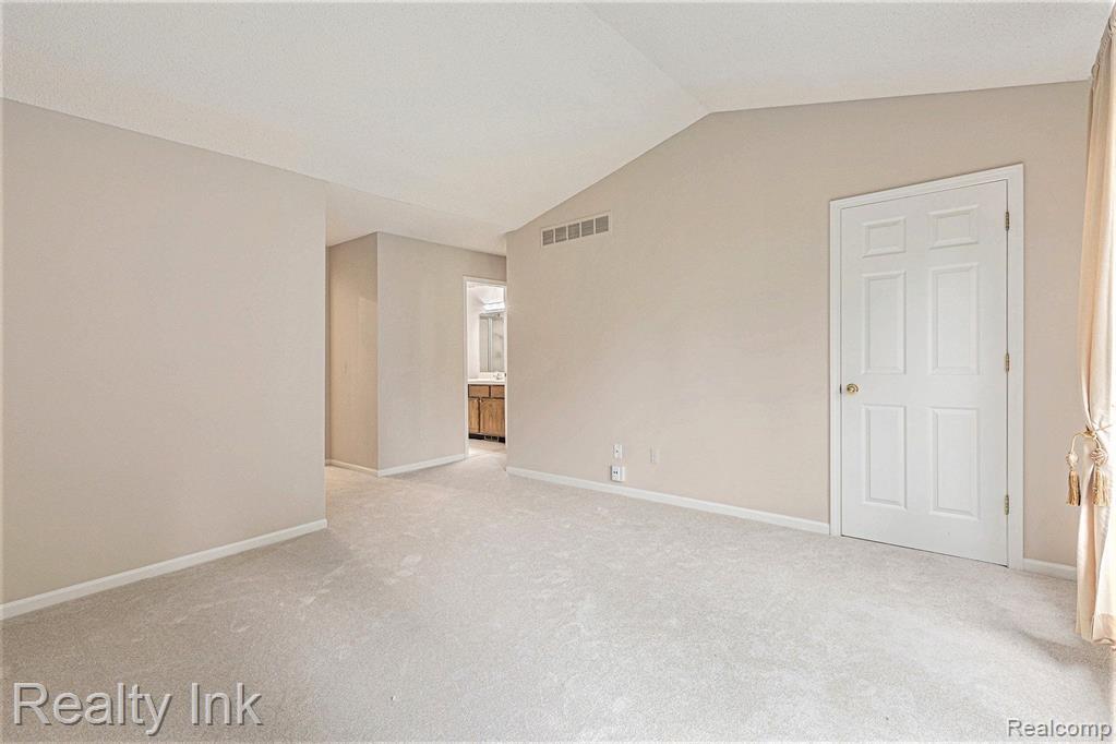 34978 WHITE PINE Trail, Farmington Hills, MI 48335 — Photo 9