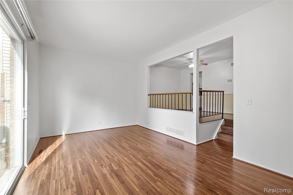 1747 Brentwood Drive, 305, Troy, MI 48098 — Photo 12