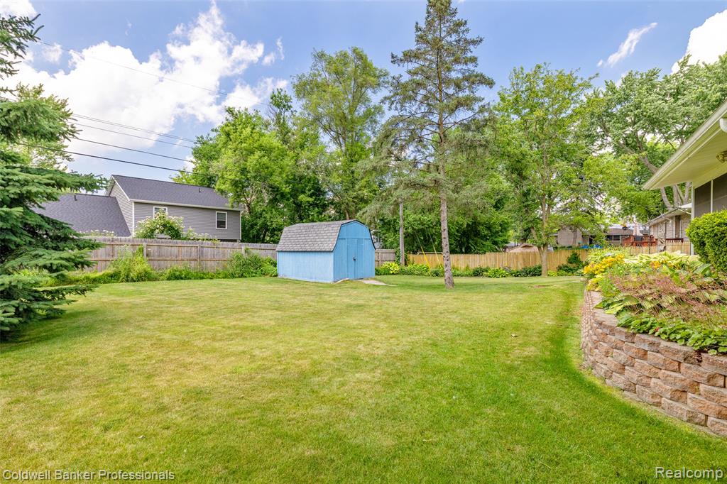 6635 EASTLAWN Avenue, Clarkston, MI — Photo 38