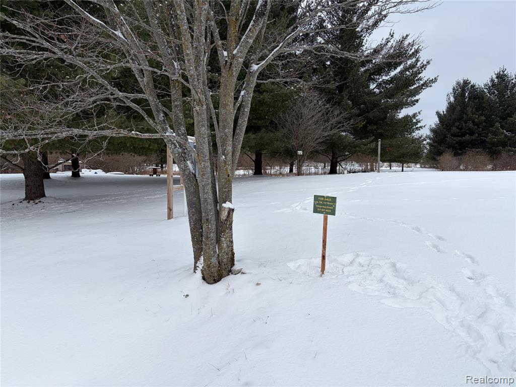 5467 Wellington, Gladwin, MI 48624 — front exterior