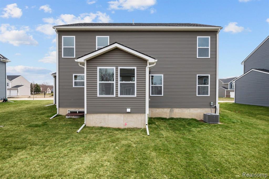 54631 HERON Circle, New Baltimore, MI 48047 — Photo 26