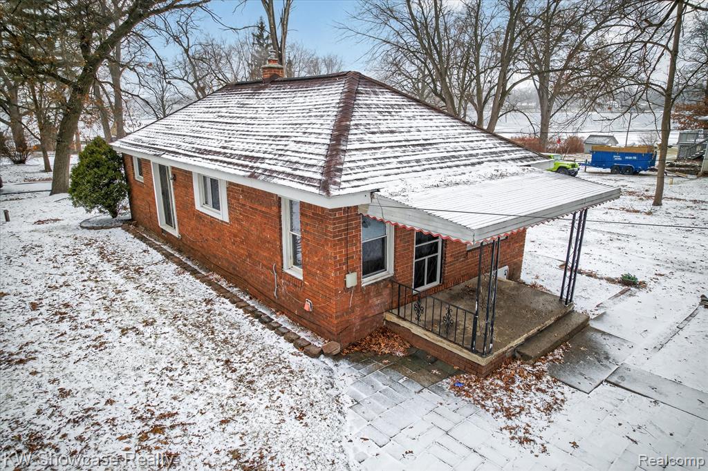 1860 Ladd Road, Wolverine Lake, MI 48390 — Photo 43