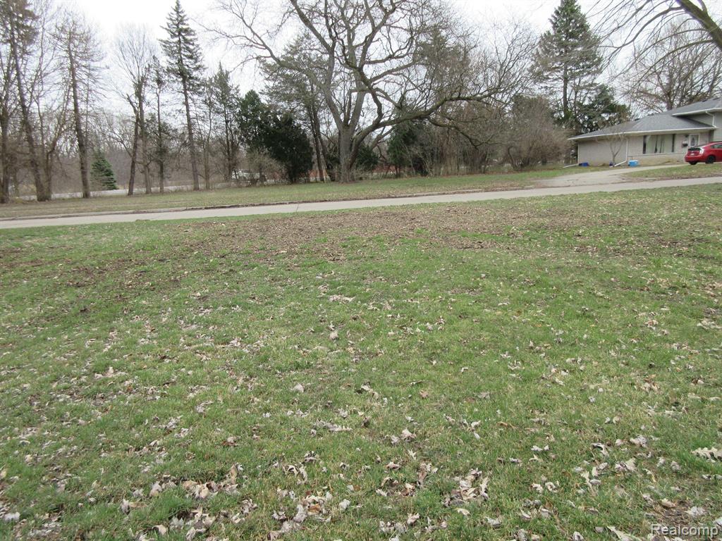 7382-7387 Pine Ridge Court, Belding, MI, 48809