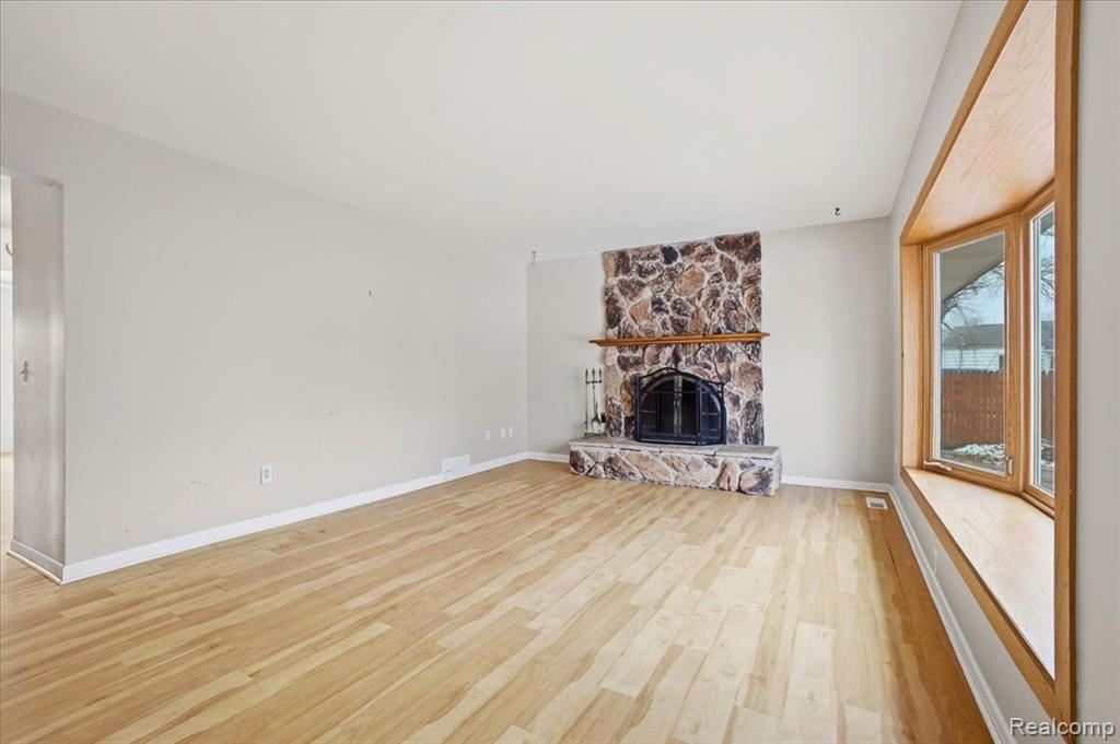 6360 Manson Drive, Waterford, MI 48329 — Photo 8