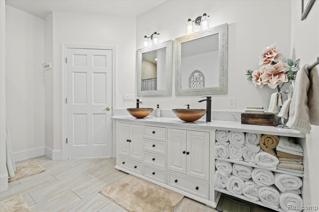 4075 BARR Road, Canton, MI 48188 — Photo 26