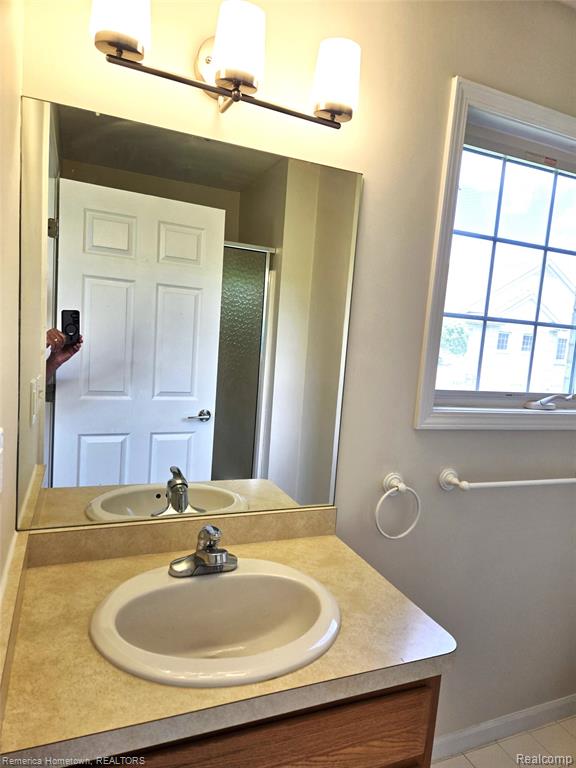 8 Hickory Court, Unit 8, Dearborn Heights, MI 48127 — Photo 15