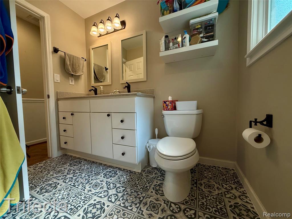 47555 Dequindre Road, Rochester Hills, MI 48307 — Photo 9