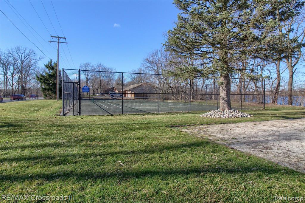 9629 Bayview Drive, 106, Ypsilanti, MI 48197 — Photo 24