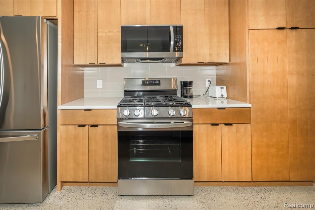 7536 Churchill Street, C19, Detroit, MI 48206 — Photo 11