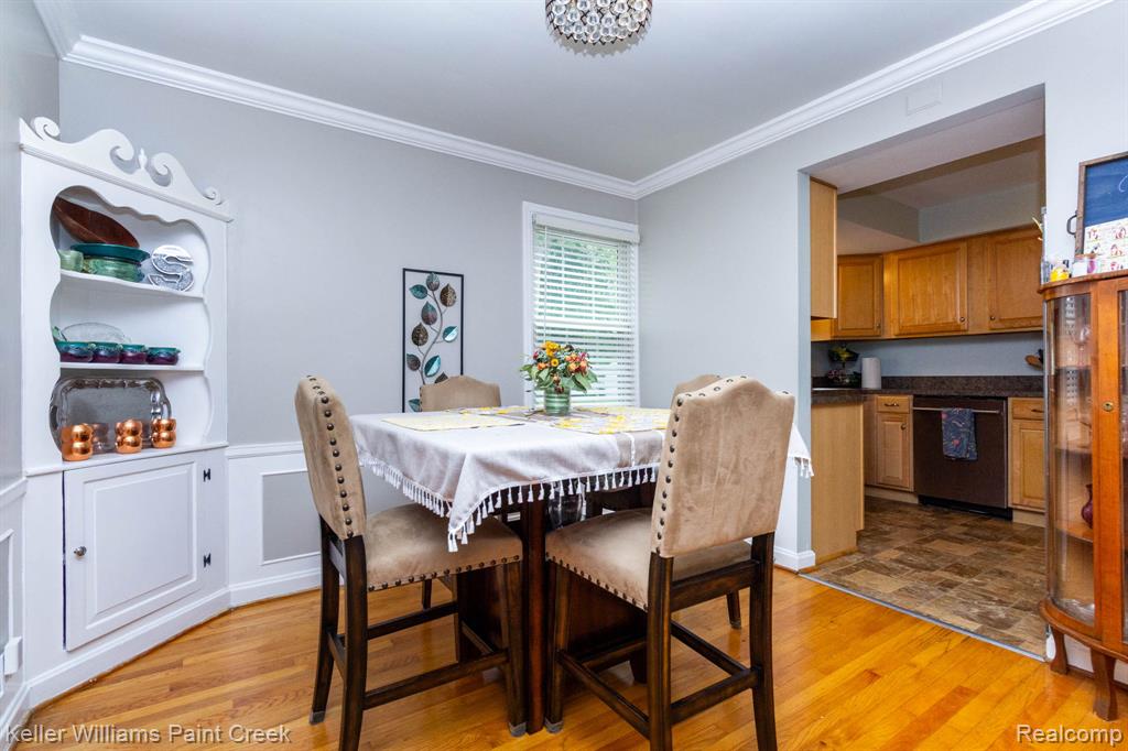 1466 Hampton Rd, Grosse Pointe Woods, MI 48236 — Photo 18