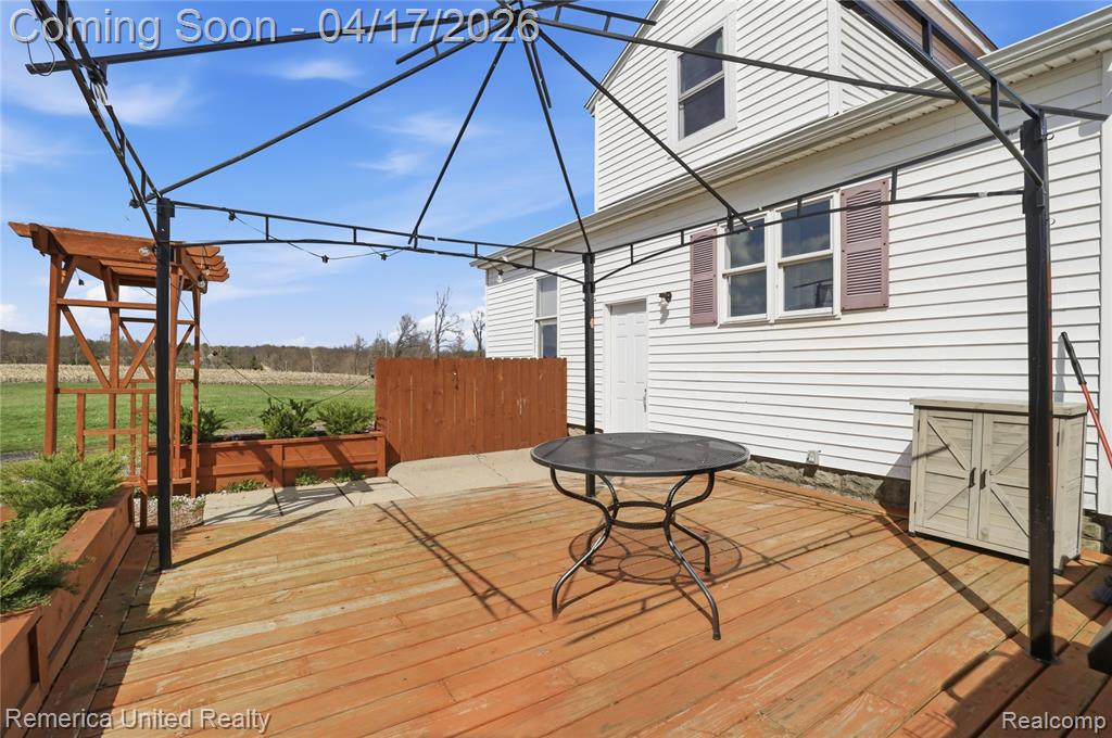 8375 Denton Hill Road, Fenton, MI 48430 — Photo 32