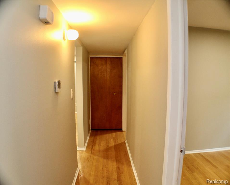 808 WELLESLEY Avenue, Royal Oak, MI 48067 — Photo 5