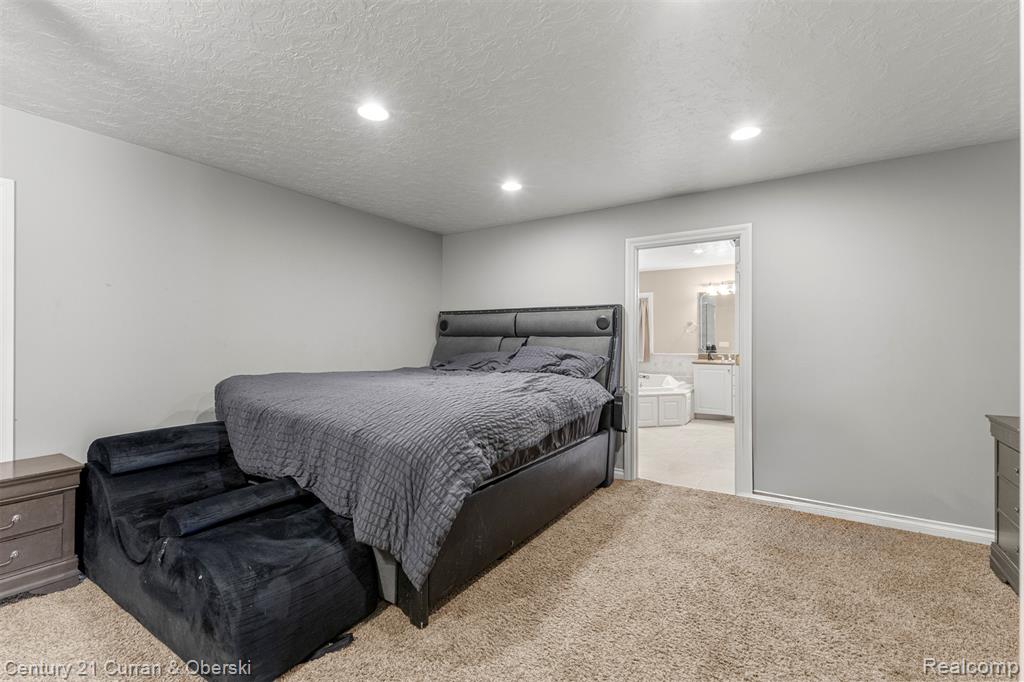 2732 Carric Court, Jackson, MI 49201 — Photo 17