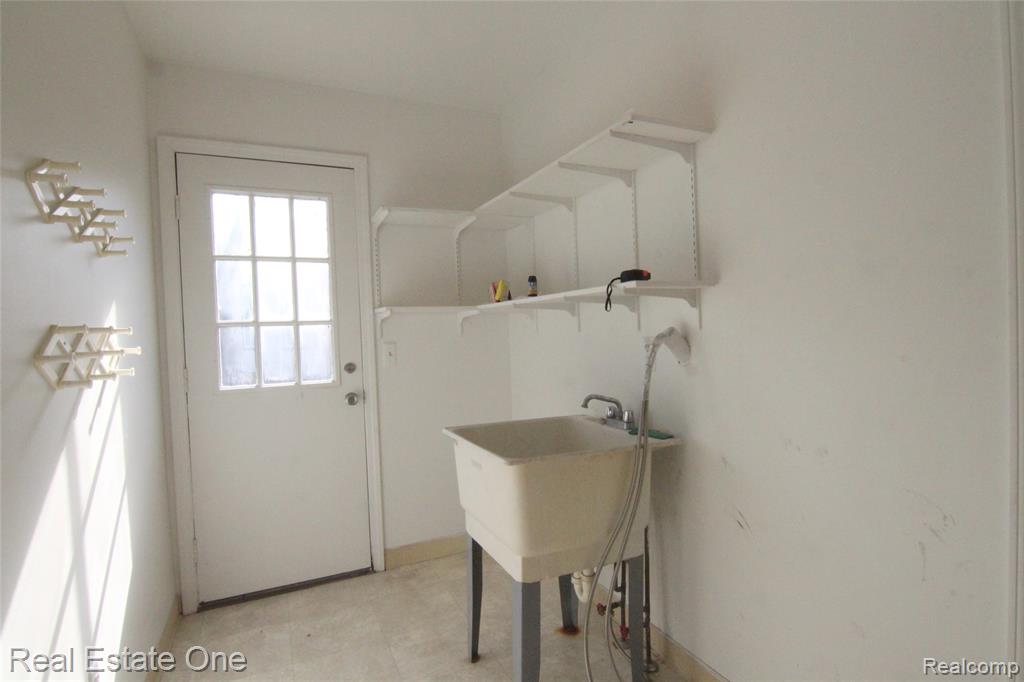 4458 Southmoor Lane, West Bloomfield, MI 48323 — Photo 29