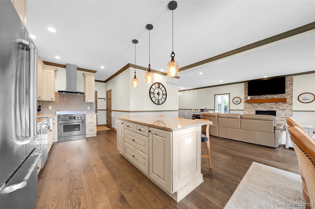 39611 Lakeshore Drive, Harrison Township, MI — Photo 17