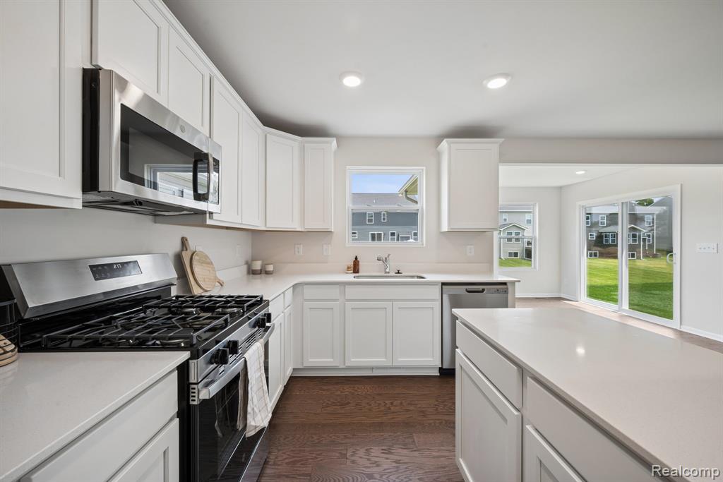 713 Whisperwood Way, Chelsea, MI 48118 — Photo 4