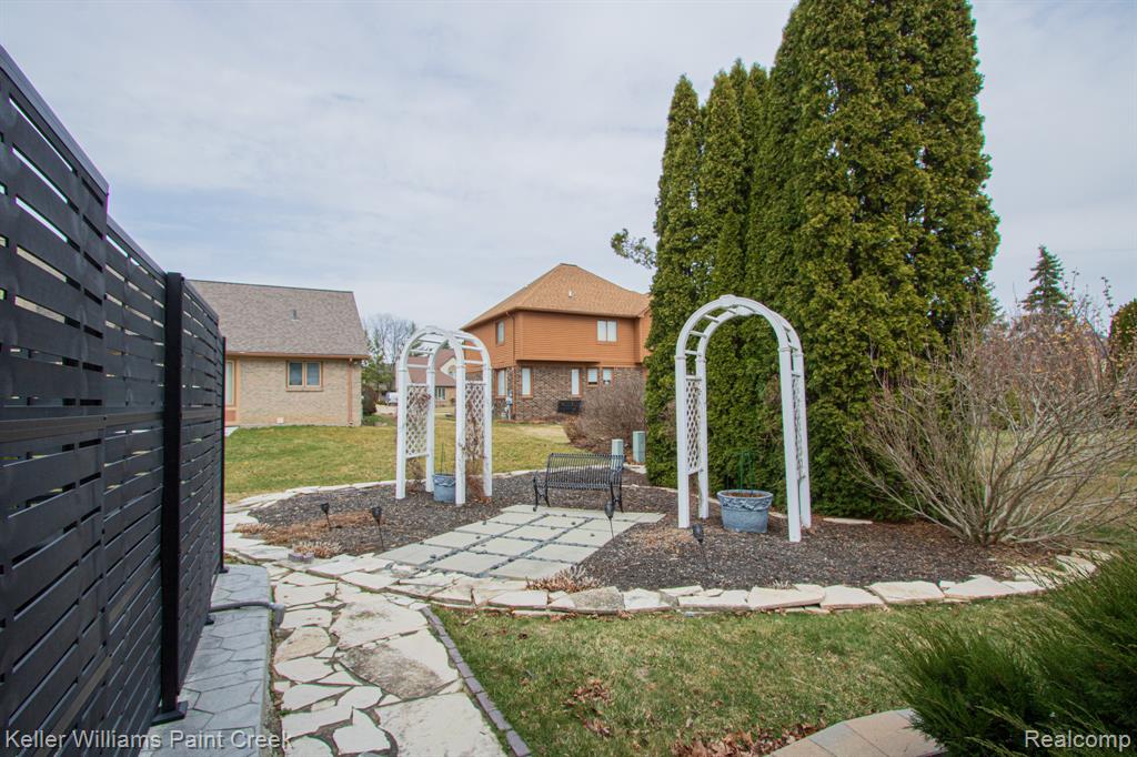 4831 Homestead Drive, Sterling Heights, MI 48314 — Photo 55